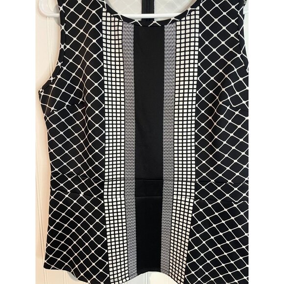 New York &Company 7th Avenue Black White Sleeveless Geometric Print Peplum Top L - Picture 5 of 11